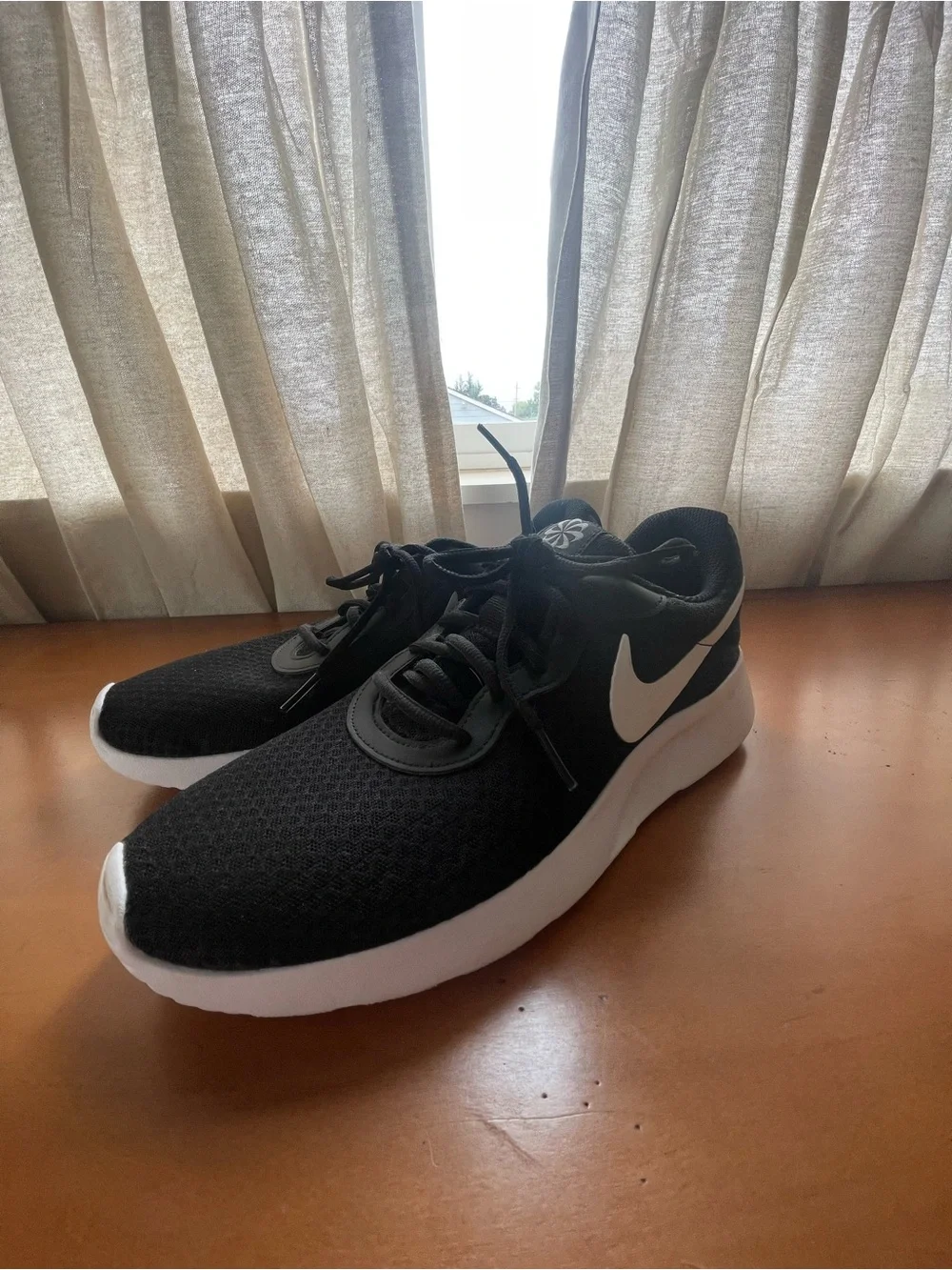 Nike Men’s Black & White Athletic Sneakers
